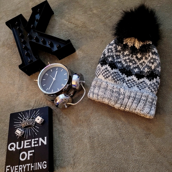 American Eagle Ribbed Pom Beanie - Picture 3 of 6